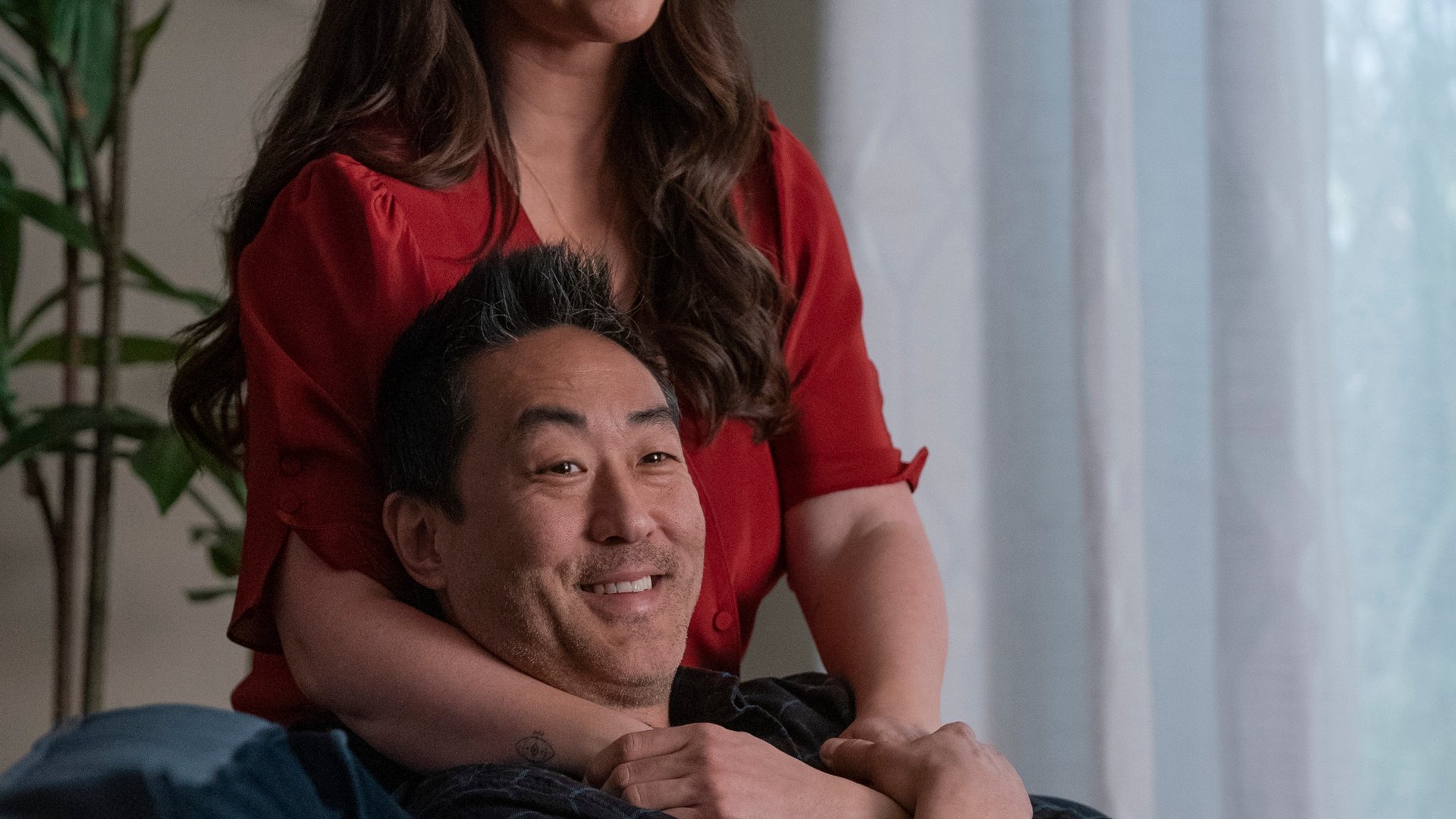 Kenneth Choi and Jennifer Love Hewitt, 9-1-1