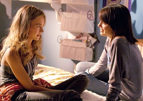 Life UneXpected - Season 1 - "Rent Uncollected" - Britt Robertson as Lux and Shiri Appleby as Cate