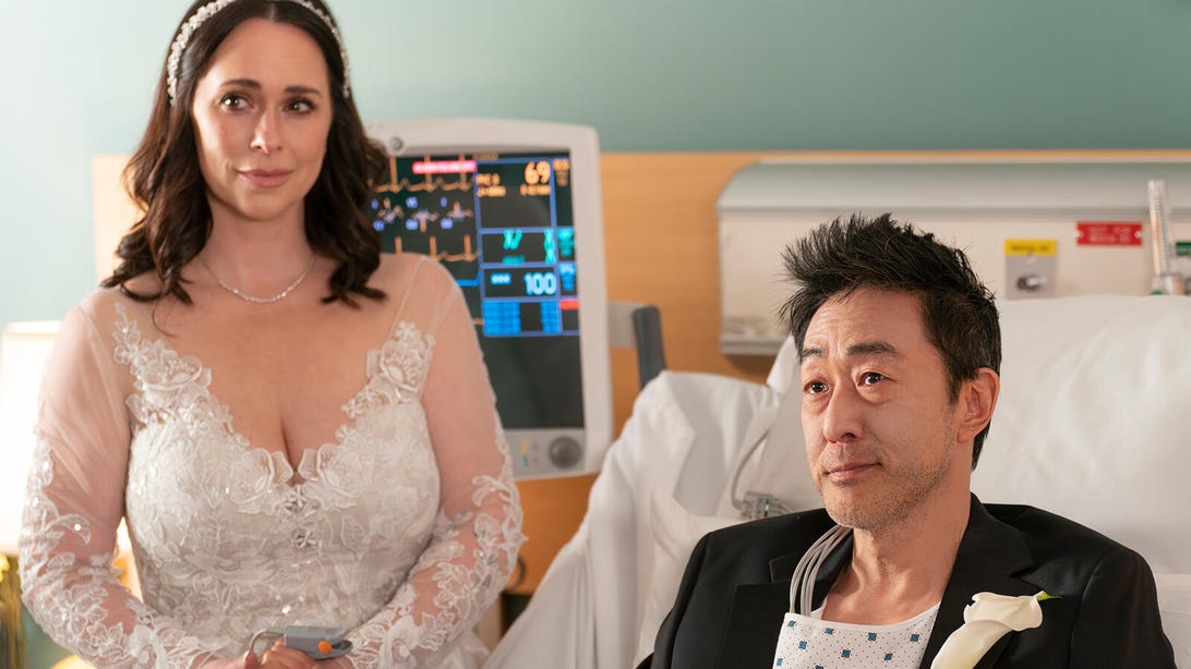 9-1-1's Jennifer Love Hewitt and Kenneth Choi Break Down the Long-Awaited 'Madney' Wedding