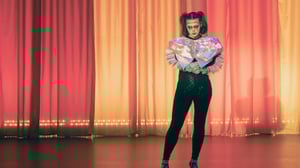 I Hate Suzie, Season 2 Episode 1 image